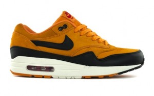 nike air max 1 black gold